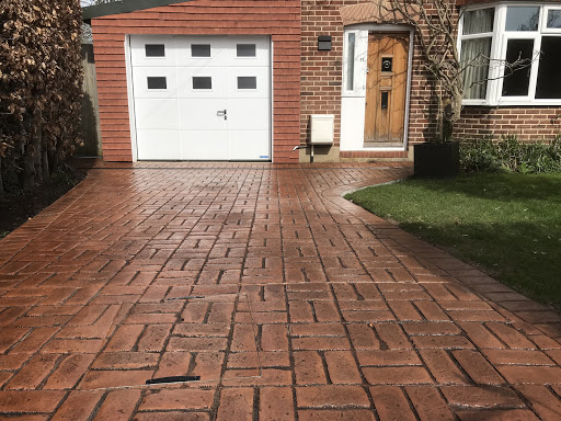 Old  Brick Basketweave Brick Red Esher