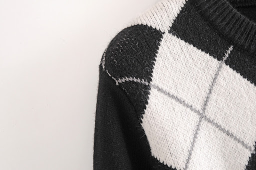 Title 4, All Match Diamond Check Knitted Pullover Sweater