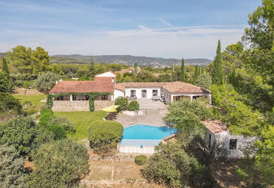 Villa with pool and terrace 12