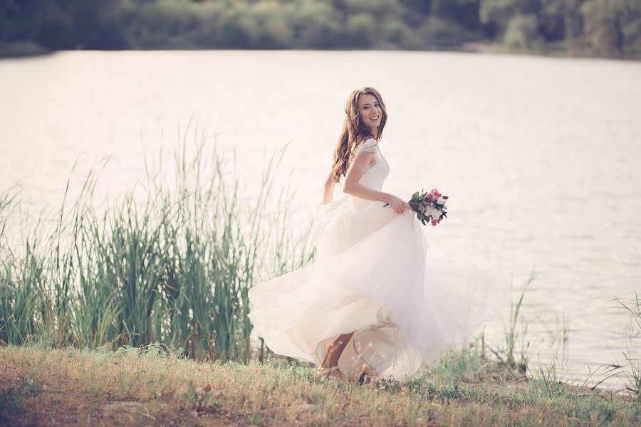 Fotógrafo de casamento Aleksandr Khmelevskiy (salaga). Foto de 2 de setembro 2017