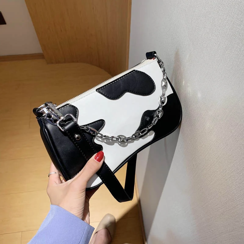Simple and versatile chain bag
