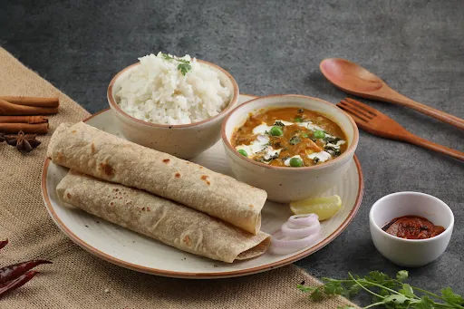 Matar Paneer Thali With 3 Roti Or Rice & Pickle (serve 1)