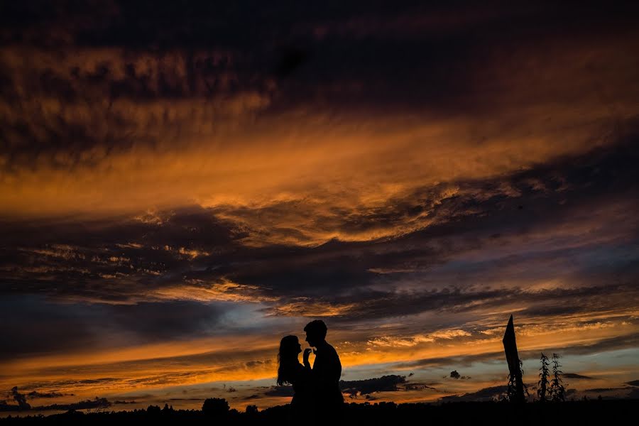 Fotógrafo de casamento Dominik Imielski (imielski). Foto de 10 de fevereiro 2021