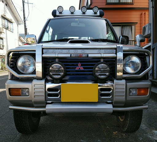 車パジェロ　グリルガード