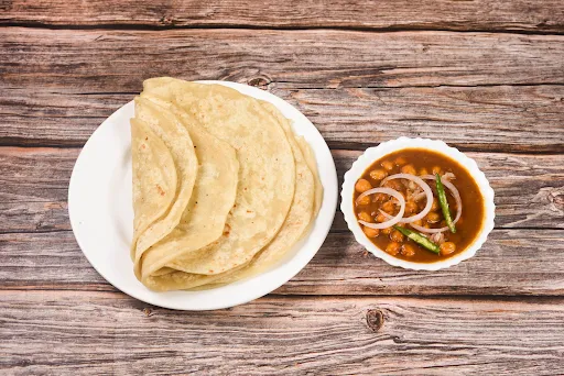 4 Paratha With Chana Masala