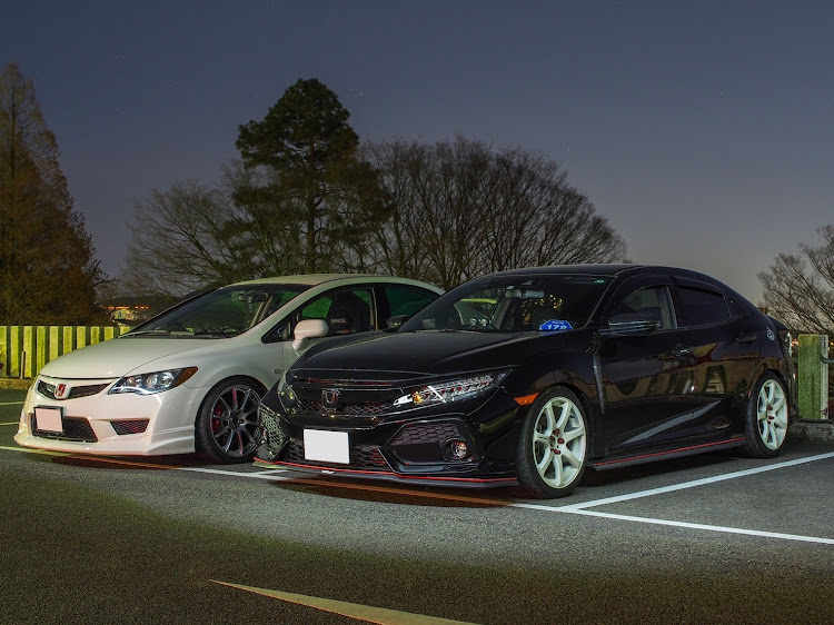シビックのFD2/FK7 白黒コラボ・成田山・運命的出会いに関するカスタム事例の投稿画像2枚目