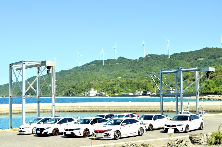 シビックタイプRの淡路島ツーリングオフ会・TYPE R 8台揃いぶみ・雲一つない空・いいね、コメント、フォロー感謝です🙇‍♂️に関するカスタム事例の投稿画像3枚目