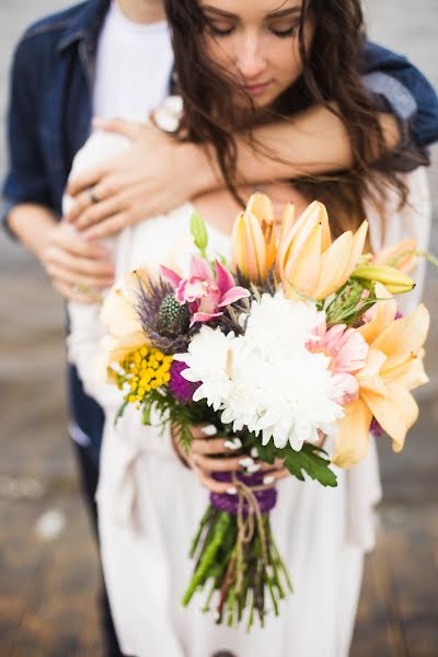 Fotografo di matrimoni Anastasiya Ovchinnikova (river). Foto del 11 luglio 2015