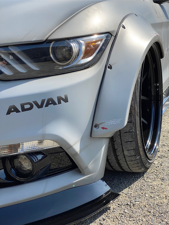 マスタング クーペのアメ車好きと繋がりたい・左斜め前写真展・LB★WORKS・LBWK・ピックアップ一度でも載ってみたいに関するカスタム事例の投稿画像3枚目