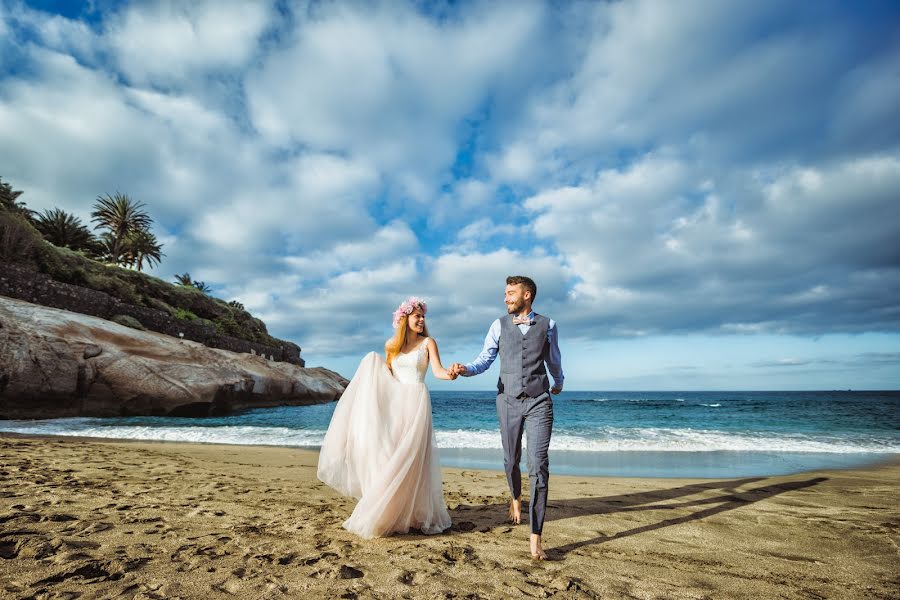 Fotógrafo de casamento Lyudmila Bordonos (tenerifefoto). Foto de 22 de junho 2019