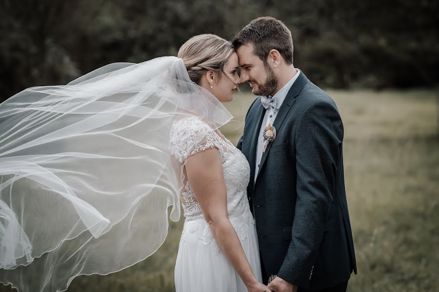 Vestuvių fotografas Stefanie Fiegler (ldm-fotografie). Nuotrauka 2022 spalio 16