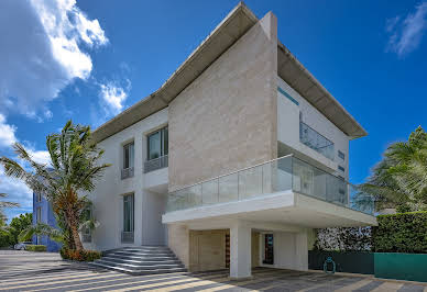 House with pool and garden 5