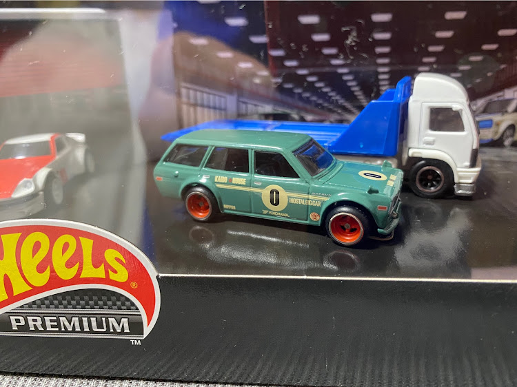 Makotin200さんが投稿したミニカーコレクション・プレミアムコレクターセット・Nissan Garage・Hot Wheels・Hotwheelsに関するカスタム事例の投稿画像3枚目