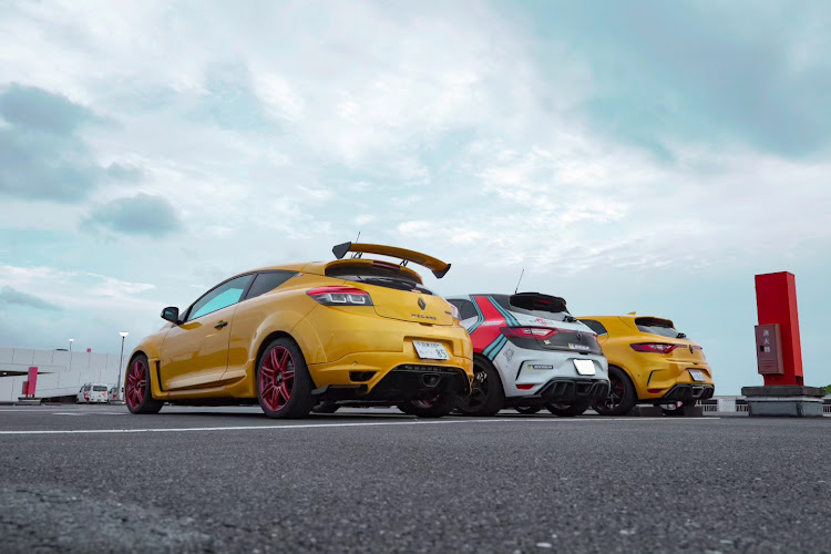 メガーヌ ハッチバックの5月もよろしくお願いします・GWの過ごし方・ゴールデンウィーク・GWの思ひ出・スーパーGTに関するカスタム事例の投稿画像4枚目