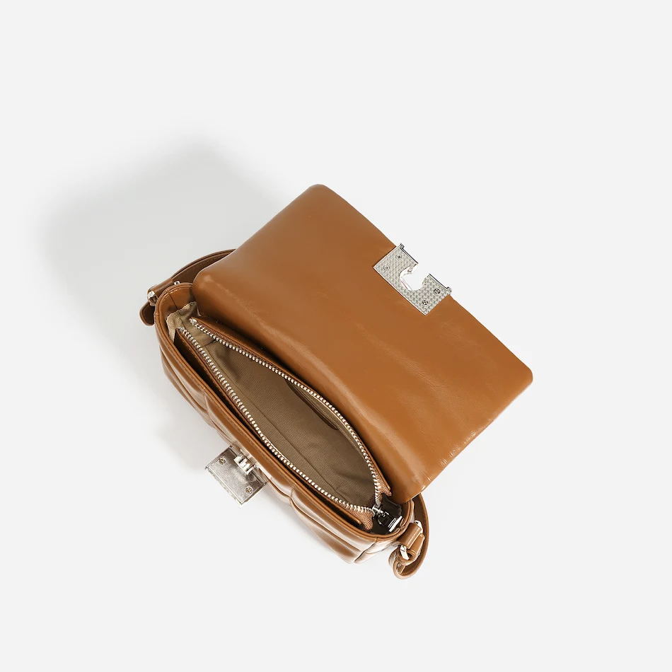 Bolsa Feminina Quadrada Pequena de Couro Macio Ombro Charmosa e Compacta Ideal para Uso Diário Design Elegante e Funcional