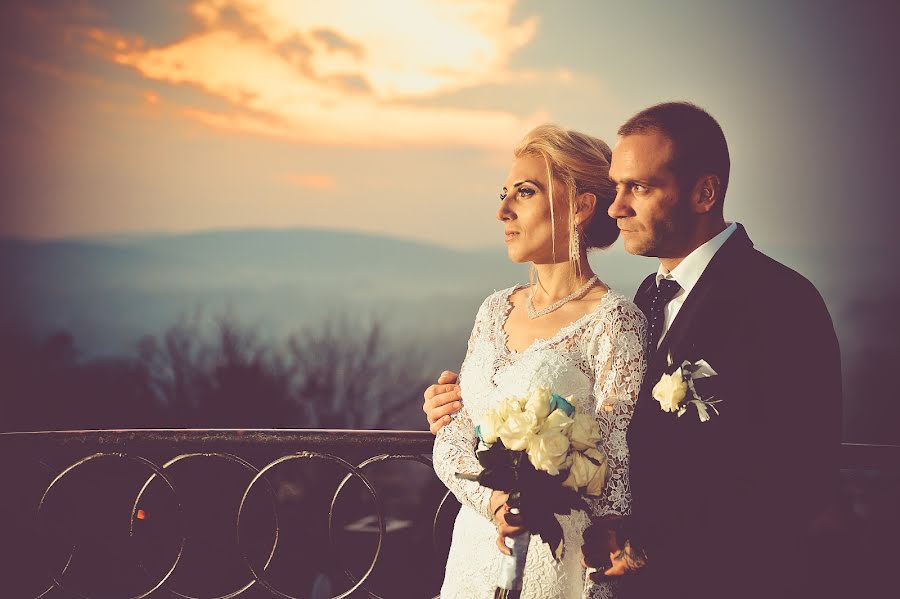 Wedding photographer Rafał Niebieszczański (rafalniebieszc). Photo of 31 October 2017