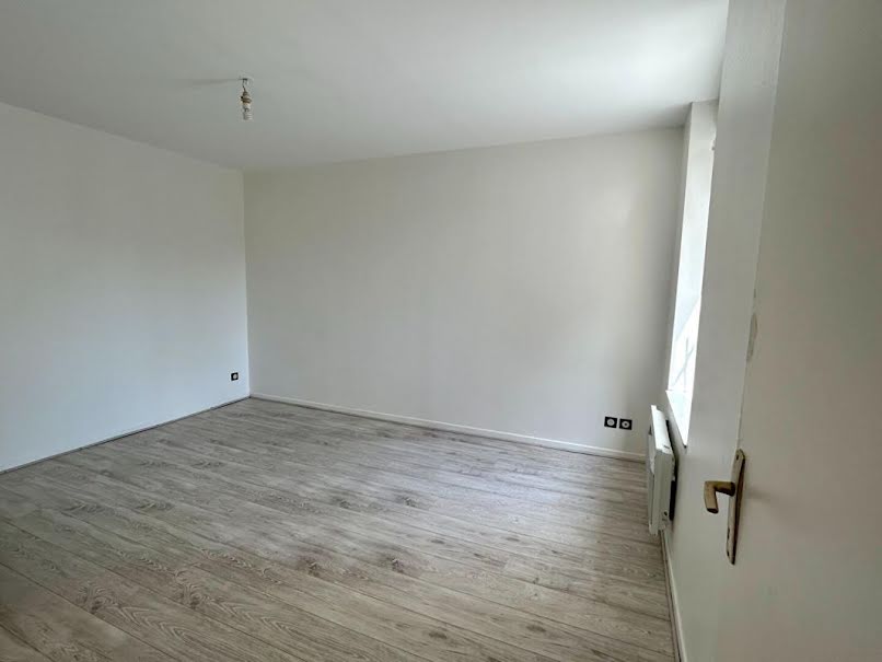 Location  appartement 1 pièce 25 m² à Reims (51100), 485 €