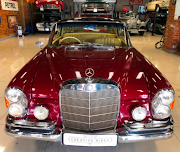 The 1964  Mercedes-Benz 220 SE Coupe sold for R900,000. 