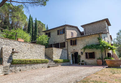 Farmhouse with garden 2