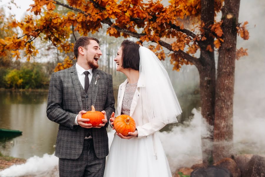 Wedding photographer Olya Bezhkova (bezhkova). Photo of 6 October 2019