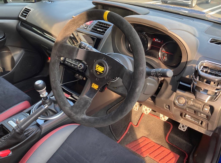 WRX STIのNEOVA AD09・GTC02・オーソライズRM・OMPステアリングに関するカスタム事例の投稿画像4枚目