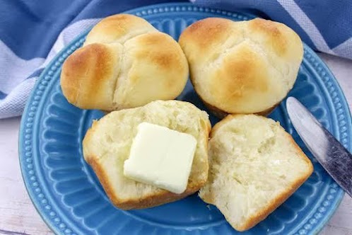 Modernized Old-Fashioned Yeast Rolls