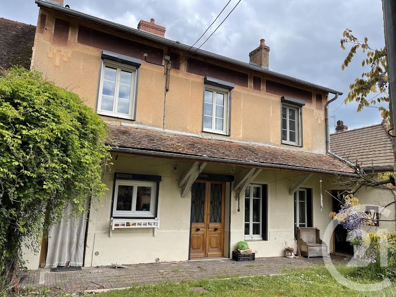 Vente maison 6 pièces 184.82 m² à Cercy-la-Tour (58340), 198 000 €