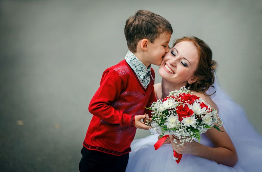 Wedding photographer Yulya Khomyaschenko (id79025717). Photo of 10 April 2017