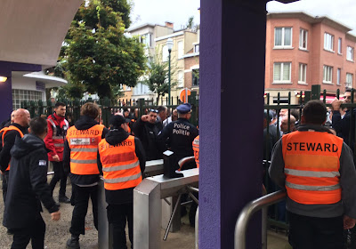 Supporters Anderlecht zijn het na dramatische 0-0 tegen Waasland-Beveren beu en vragen uitleg van het bestuur