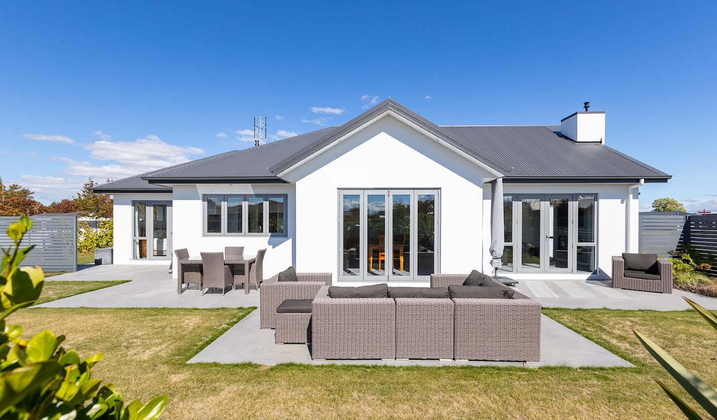 House with garden Masterton