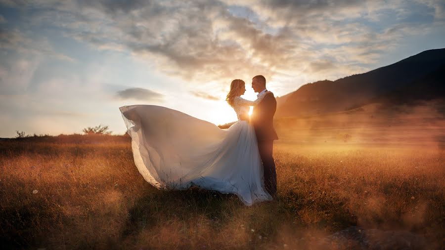 Fotógrafo de casamento Boris Tmenov (botmen). Foto de 15 de julho 2018