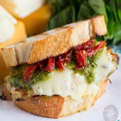 Roasted Pesto Chicken & Tomatoes Sandwich