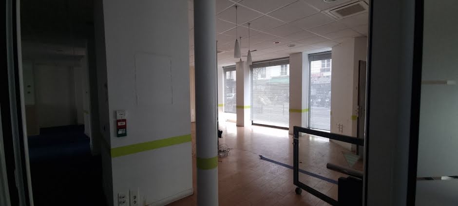 Location  locaux professionnels  167 m² à Paris 20ème (75020), 8 333 €