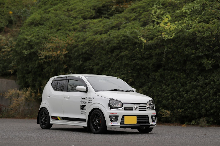 アルトワークスの秋の気配・紅葉と愛車・ピックアップチャレンジ・ピックアップされたいに関するカスタム事例の投稿画像1枚目