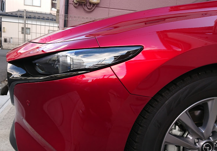 MAZDA3のMAZDA3ファストバック・MAZDA純正コーティング・ソウルレッドクリスタルメタリックに関するカスタム事例の投稿画像4枚目