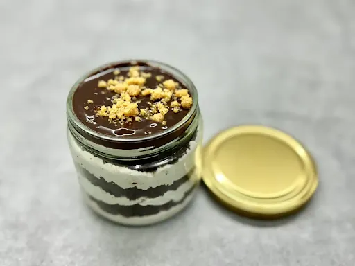 Choco Crunch Jar Cake