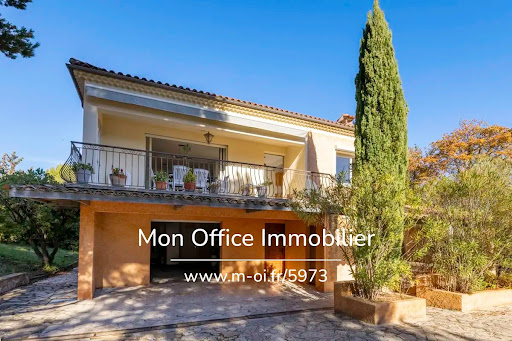 Maison avec terrasse 1