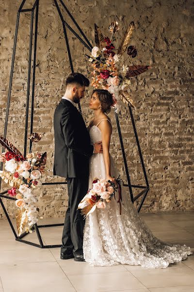 Fotografo di matrimoni Elizaveta Bondarenko (bonbonphoto). Foto del 3 febbraio 2019