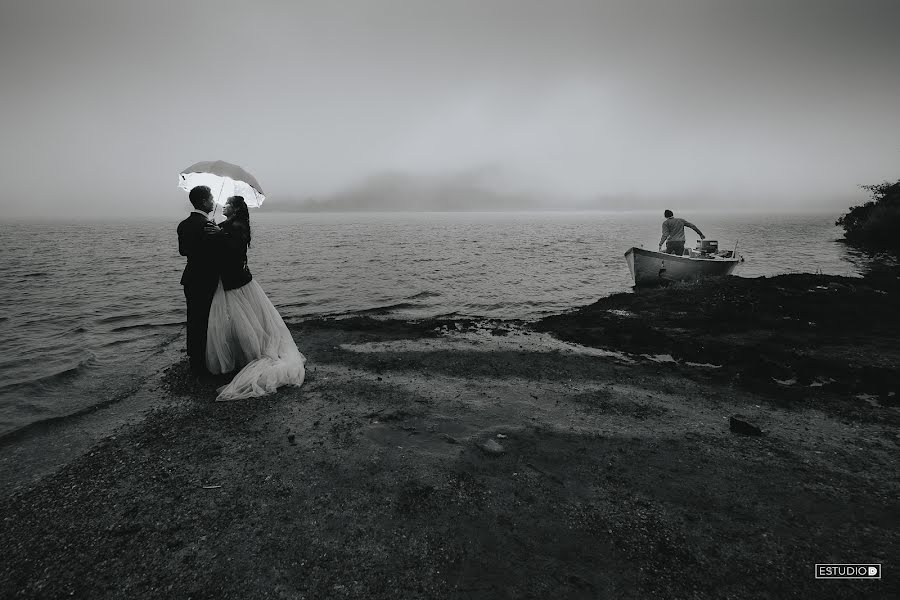 Fotógrafo de casamento Daniel Meneses Davalos (estudiod). Foto de 25 de março 2023