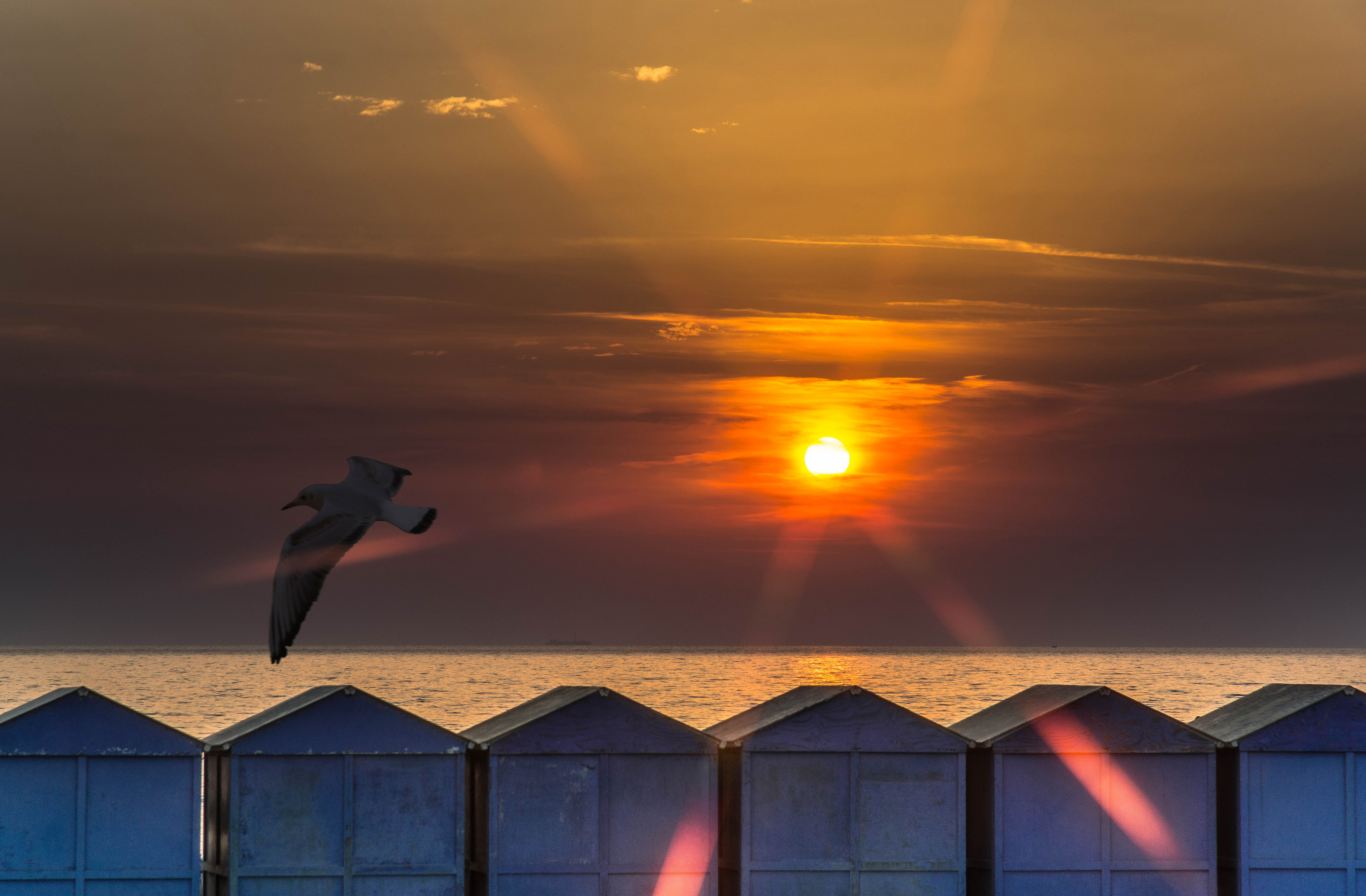 Tramonto tra le cabine di enmaster