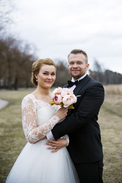Fotografo di matrimoni Jenna Lehtonen (jennalehtonen). Foto del 24 luglio 2020