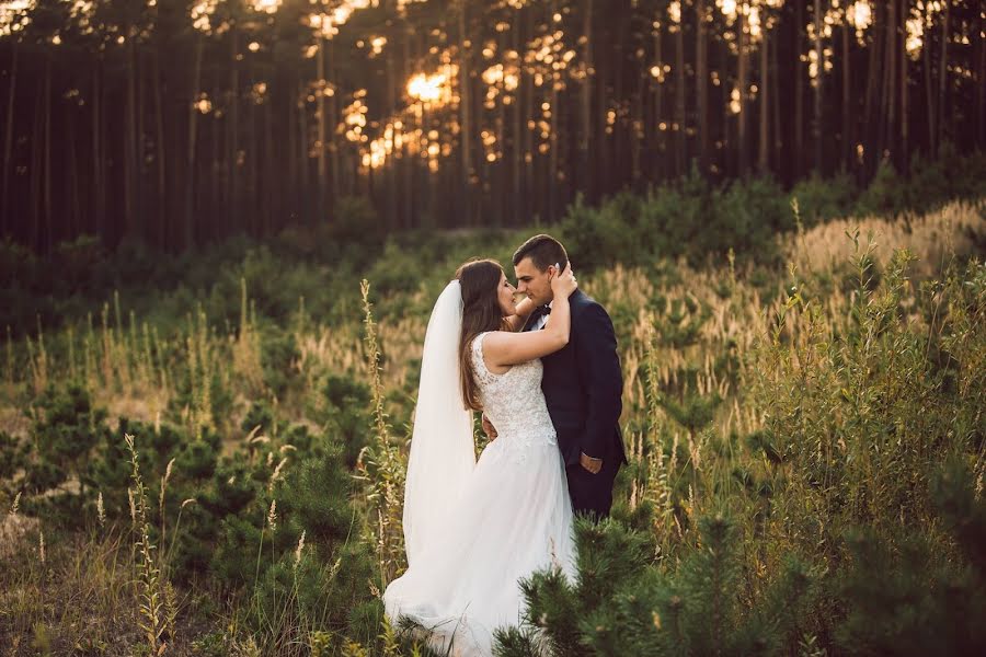 Fotografo di matrimoni Anna Tomasik (annatomasik). Foto del 24 febbraio 2020