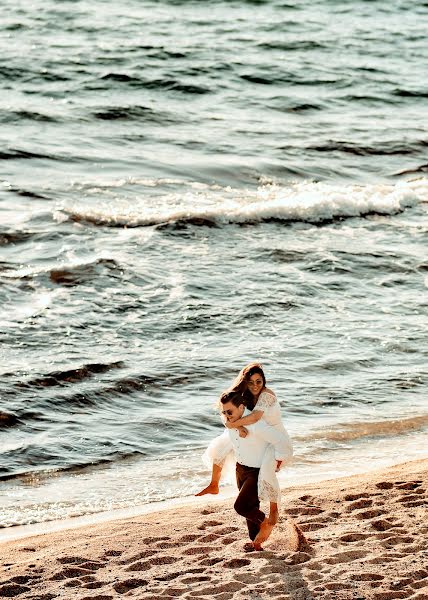 Wedding photographer Ziko Beyazdan (zikobeyazdan). Photo of 8 May 2022