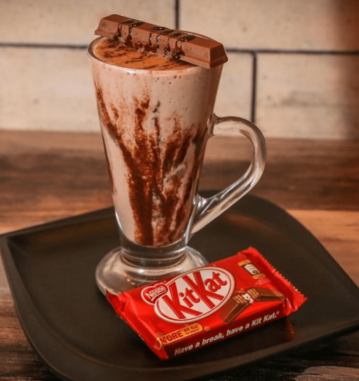 Kit Kat Shake With Ice Cream