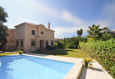 Maison avec piscine et jardin 20