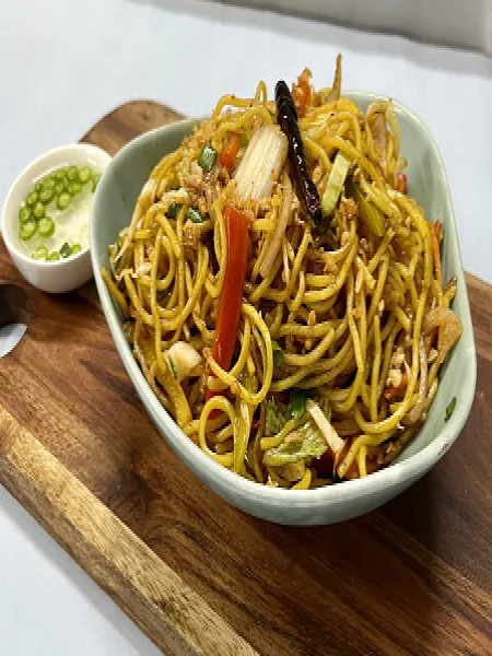 Chilli Garlic Noodles - Prawns