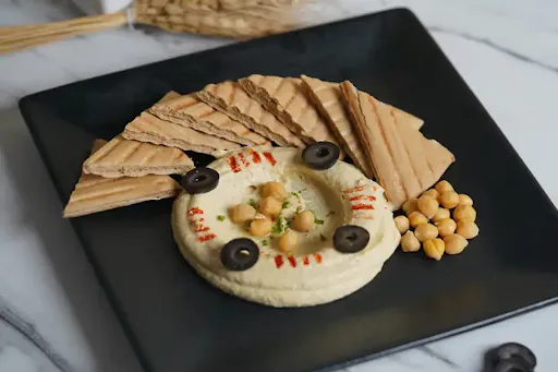 Hummus With Grilled Pita