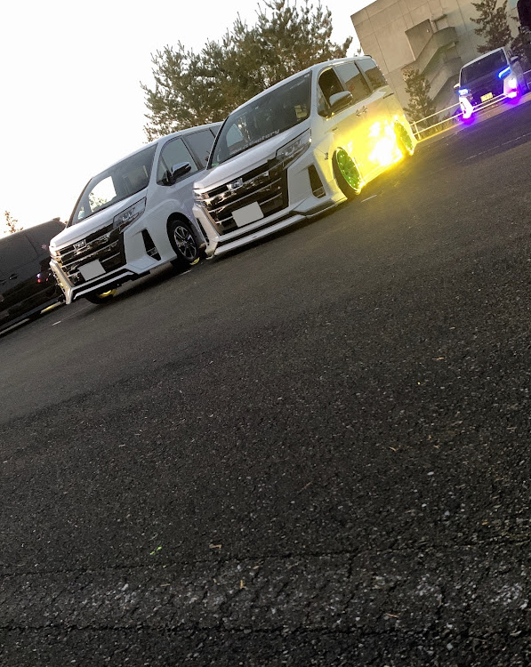 ノアの愛車・NOAH、VOXY、ESQ乗りと繋がりたいに関するカスタム事例の投稿画像2枚目