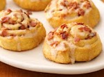 Maple-Bacon Breakfast Rolls was pinched from <a href="http://www.tablespoon.com/recipes/maple-bacon-breakfast-rolls-recipe/1/" target="_blank">www.tablespoon.com.</a>