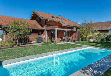 Maison avec piscine et jardin 3